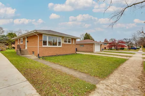 1689 S Elm St, Des Plaines, IL 60018