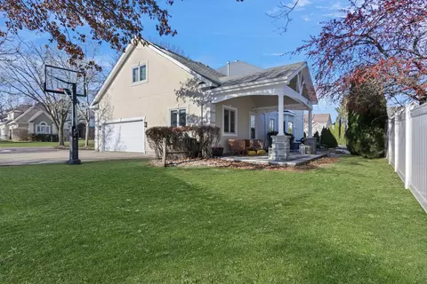 767 Aster Dr, Gurnee, IL 60031 photo 3