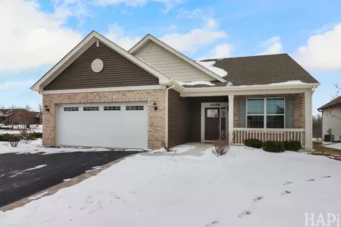 1058 Honey Locust Dr, Crystal Lake, IL 60012