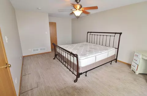 Bedroom - 2005 Mountain Rd, Morris, IL 60450 photo 2 of 3