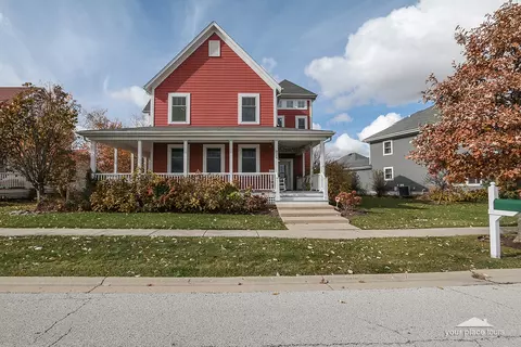928 Shootingstar Rd, Grayslake, IL 60030