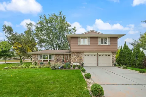 320 Pochet Ln, Schaumburg, IL 60193