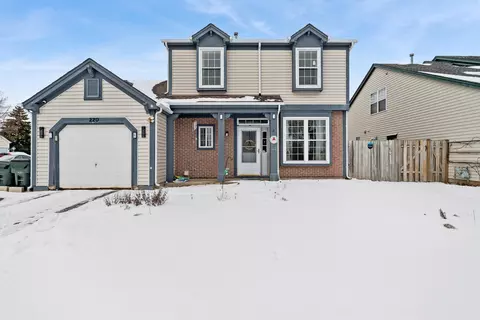 220 Pinehurst Dr, Mundelein, IL 60060