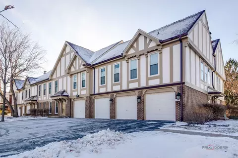 737 Garfield Ave #B, Libertyville, IL 60048