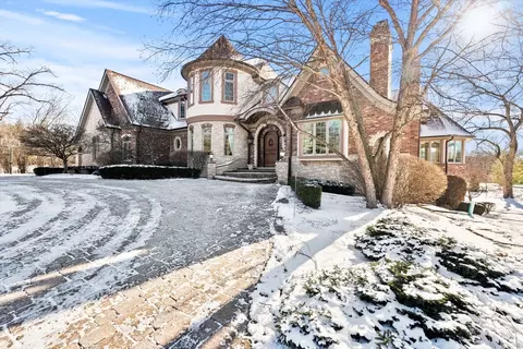 26 Meadow Rd, Palos Park, IL 60464