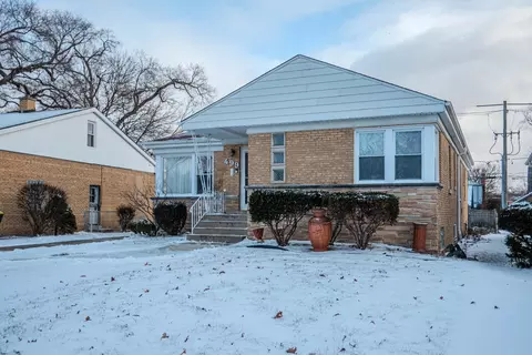 Exterior - 499 Longcommon Rd, Riverside, IL 60546 photo 2 of 12