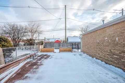 Exterior - 499 Longcommon Rd, Riverside, IL 60546 photo 7 of 12