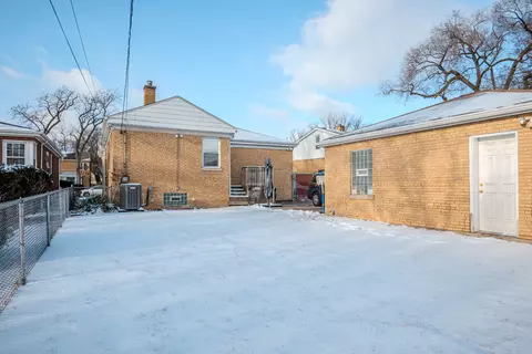 Exterior - 499 Longcommon Rd, Riverside, IL 60546 photo 11 of 12