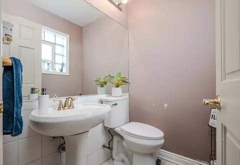 Bath - 499 Longcommon Rd, Riverside, IL 60546 photo 2 of 3