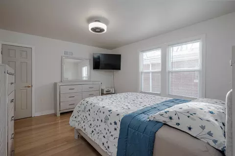 Bedroom - 499 Longcommon Rd, Riverside, IL 60546 photo 2 of 4