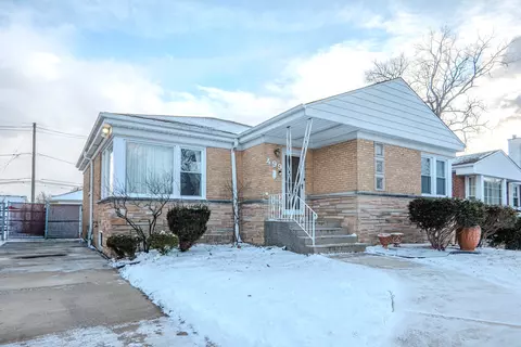 Exterior - 499 Longcommon Rd, Riverside, IL 60546 photo 4 of 12