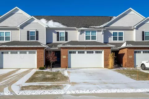 3918 Orchard Dr, Bettendorf, IA 52722