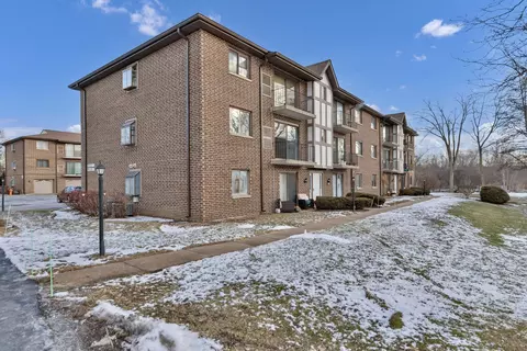 1754 S Washington St #1754, Naperville, IL 60565