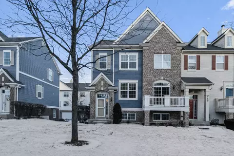 171 Shaftesbury St #171, Carol Stream, IL 60188