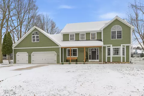 777 Debbie Ln, Sandwich, IL 60548