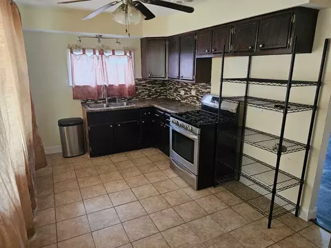Kitchen - 3014 W 163rd St, Markham, IL 60428 photo 5 of 5