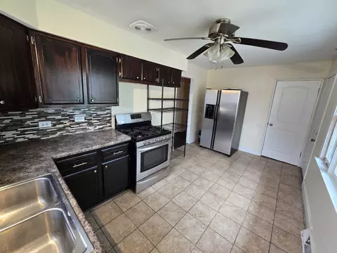 Kitchen - 3014 W 163rd St, Markham, IL 60428 photo 1 of 5