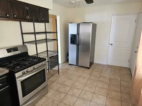 Kitchen - 3014 W 163rd St, Markham, IL 60428 photo 4 of 5