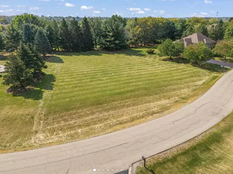 36 River Ridge Dr, Sleepy Hollow, IL 60118