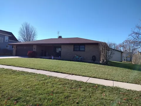 1221 Warren Ave, Belvidere, IL 61008