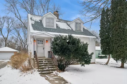 1202 Taylor Ave, Highland Park, IL 60035