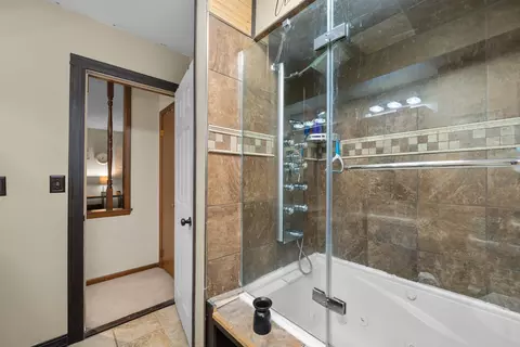 Bath - 3604 32nd Ave, Moline, IL 61265 photo 2 of 3