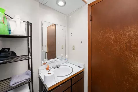 Bath - 3604 32nd Ave, Moline, IL 61265 photo 3 of 3