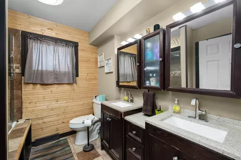 Bath - 3604 32nd Ave, Moline, IL 61265 photo 1 of 3