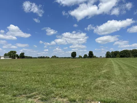 15316 E Holland Dr, Mount Vernon, IL 62864