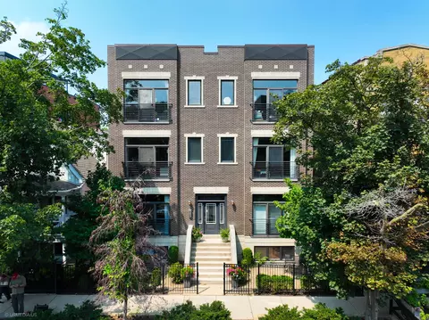 2242 W Roscoe St #2, Chicago, IL 60618