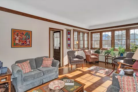 Living - 1650 W 105th St, Chicago, IL 60643 photo 2 of 6