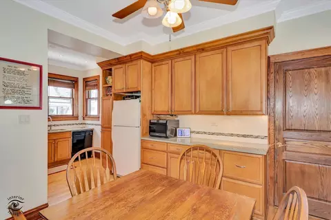 Kitchen - 1650 W 105th St, Chicago, IL 60643 photo 4 of 4