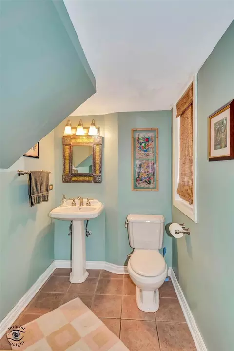Bath - 1650 W 105th St, Chicago, IL 60643 photo 1 of 2