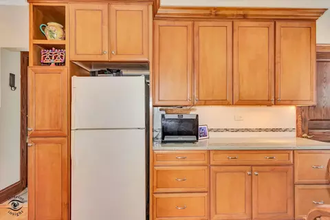 Kitchen - 1650 W 105th St, Chicago, IL 60643 photo 3 of 4