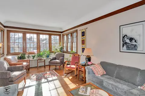 Living - 1650 W 105th St, Chicago, IL 60643 photo 1 of 6