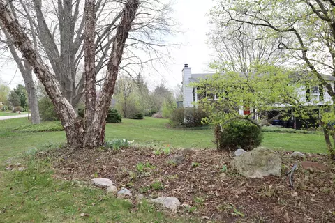 Exterior - 1516 W Sudeenew Dr, Johnsburg, IL 60051 photo 8 of 11