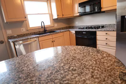 Kitchen - 1516 W Sudeenew Dr, Johnsburg, IL 60051 photo 4 of 6