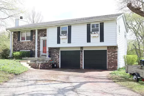 1516 W Sudeenew Dr, Johnsburg, IL 60051
