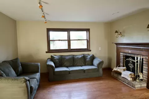 Living - 1516 W Sudeenew Dr, Johnsburg, IL 60051 photo 2 of 2