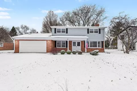 33 S Canterbury Rd, Aurora, IL 60506