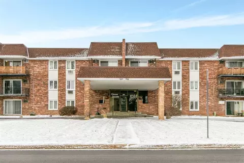 850 S Lorraine Rd #3B, Wheaton, IL 60189
