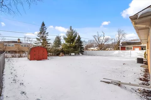 Exterior - 488 Cornell Ave, Des Plaines, IL 60016 photo 4 of 6