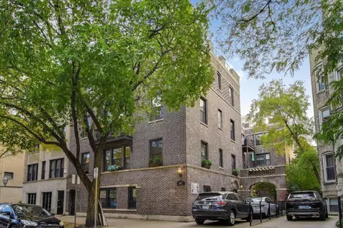 643 W Roscoe Ave #D1, Chicago, IL 60657