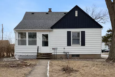 2102 W 18th St, Davenport, IA 52804