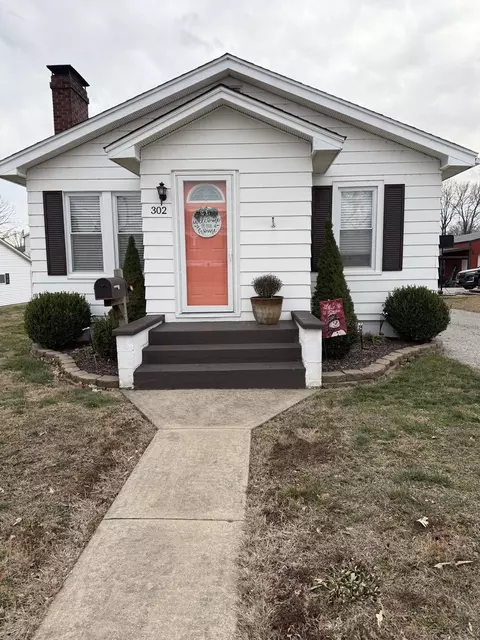 302 E Water St, Pinckneyville, IL 62274