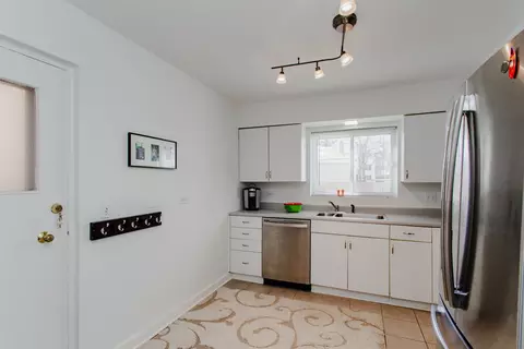 Kitchen - Undisclosed, Glencoe, IL 60022 photo 2 of 2