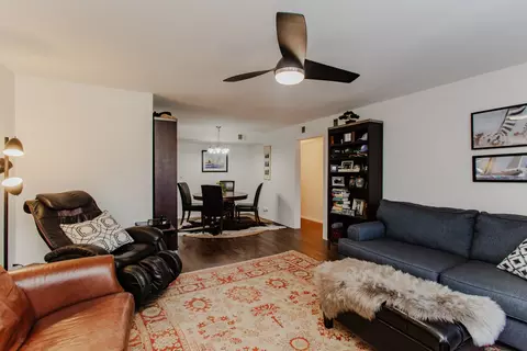 Living - Undisclosed, Glencoe, IL 60022 photo 1 of 2