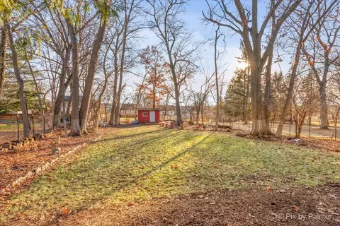 Exterior - 833 Forest Ave, Elgin, IL 60120 photo 6 of 7