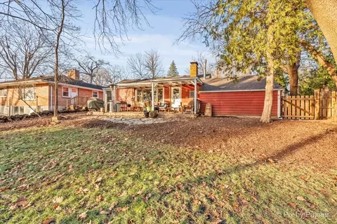 Exterior - 833 Forest Ave, Elgin, IL 60120 photo 4 of 7