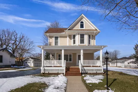 306 S 5th St, Kirkland, IL 60146